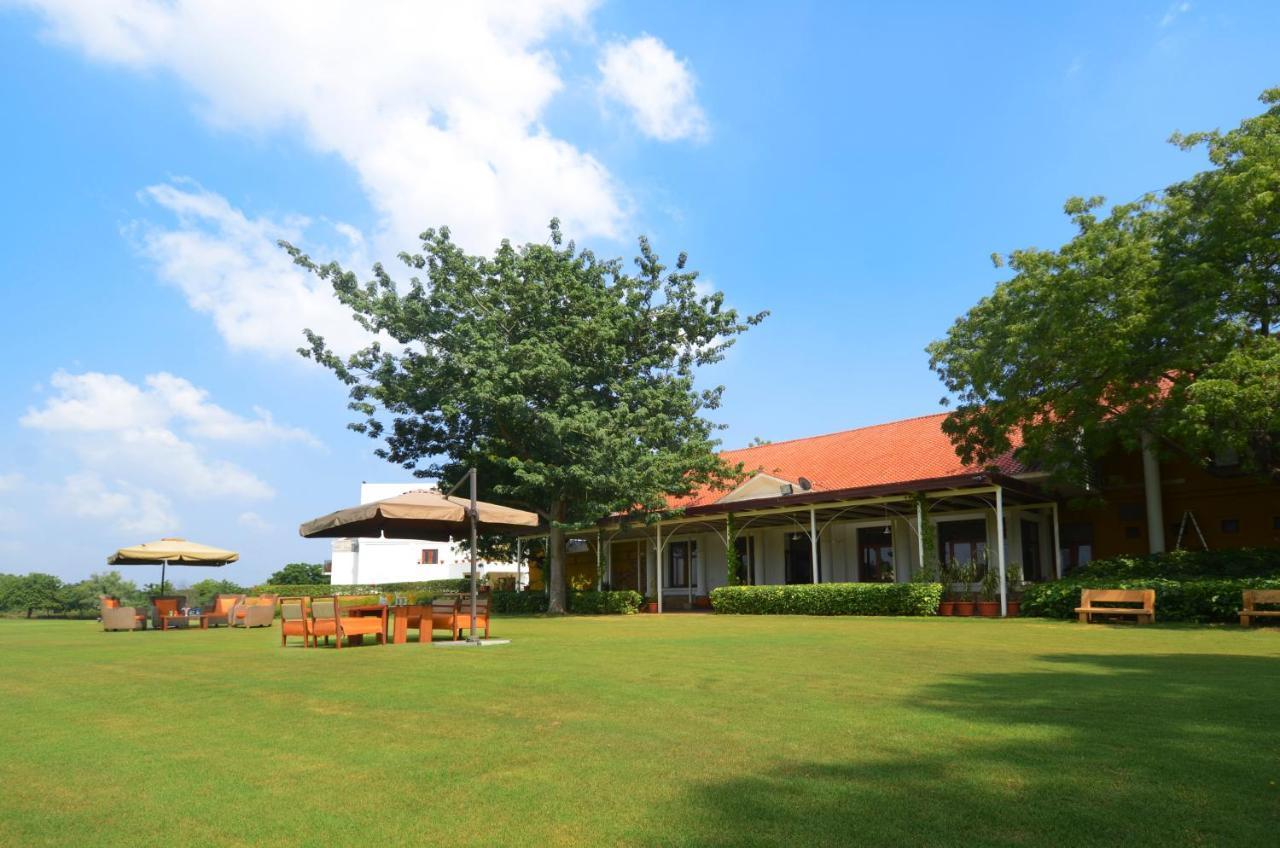Club Mahindra Kensville Ahmedabad Exterior photo