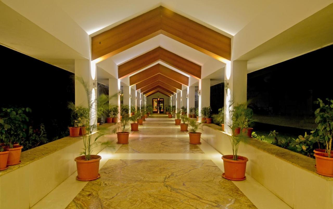 Club Mahindra Kensville Ahmedabad Exterior photo