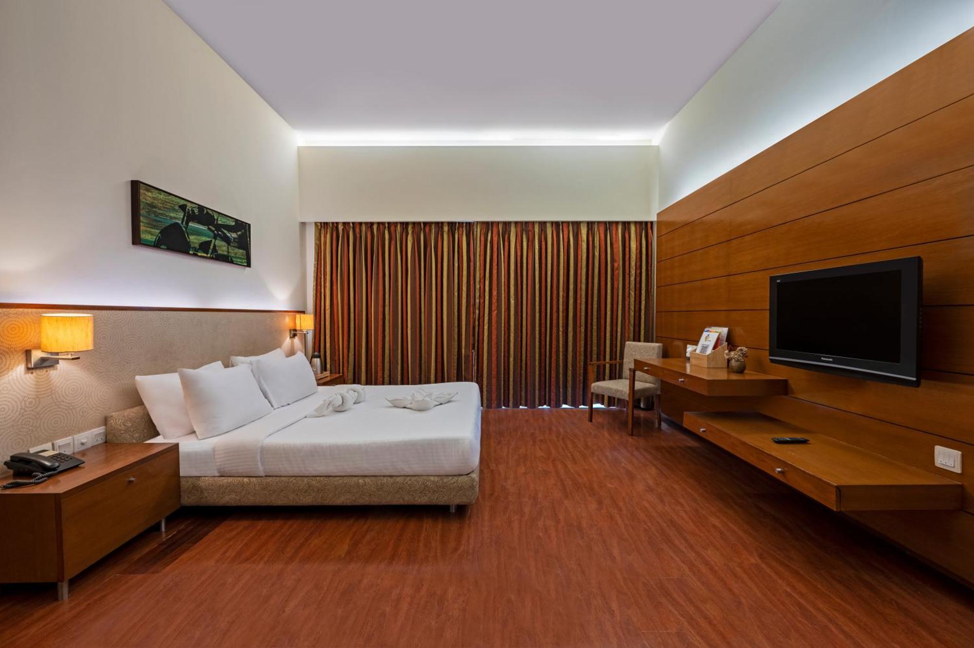 Club Mahindra Kensville Ahmedabad Exterior photo