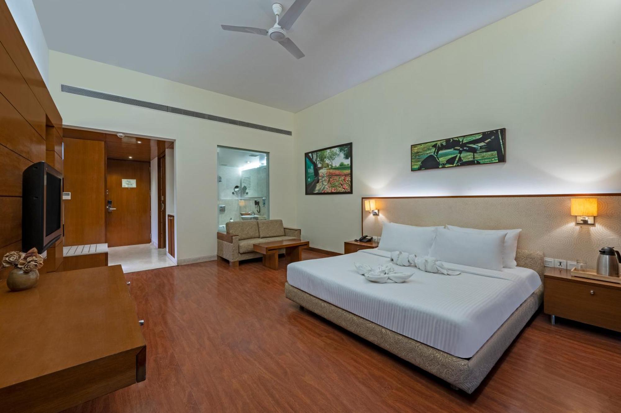 Club Mahindra Kensville Ahmedabad Exterior photo